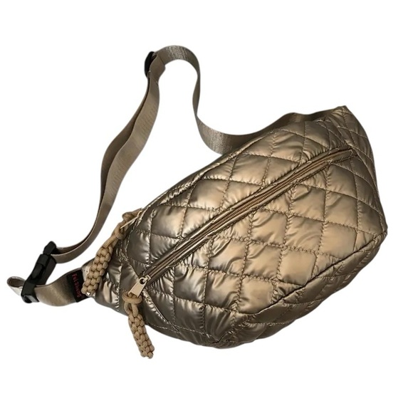 🐒Champagne Gold Quilted Crossbody Bag with Adjustable Strap BRAND NEW 🐵 - Picture 1 of 10